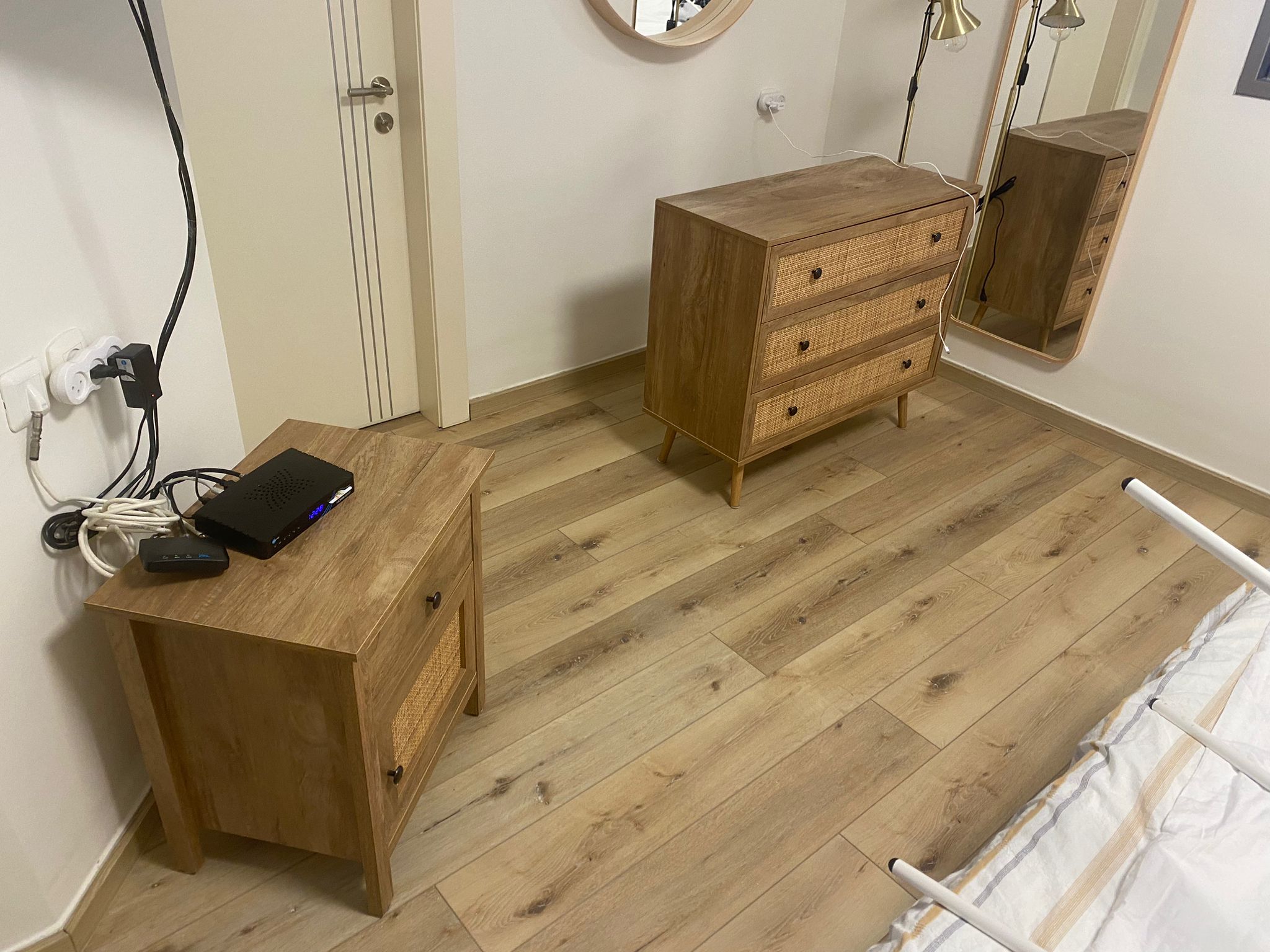 פרקט פולימרי SPC צבע אגוז בהיר טבעי / מחיר מוזל 