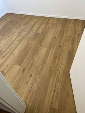 פרקט פולימרי SPC אלון מולבן מבוקע  : image 1 פרקט פולימרי SPC אלון מולבן מבוקע  : image 1