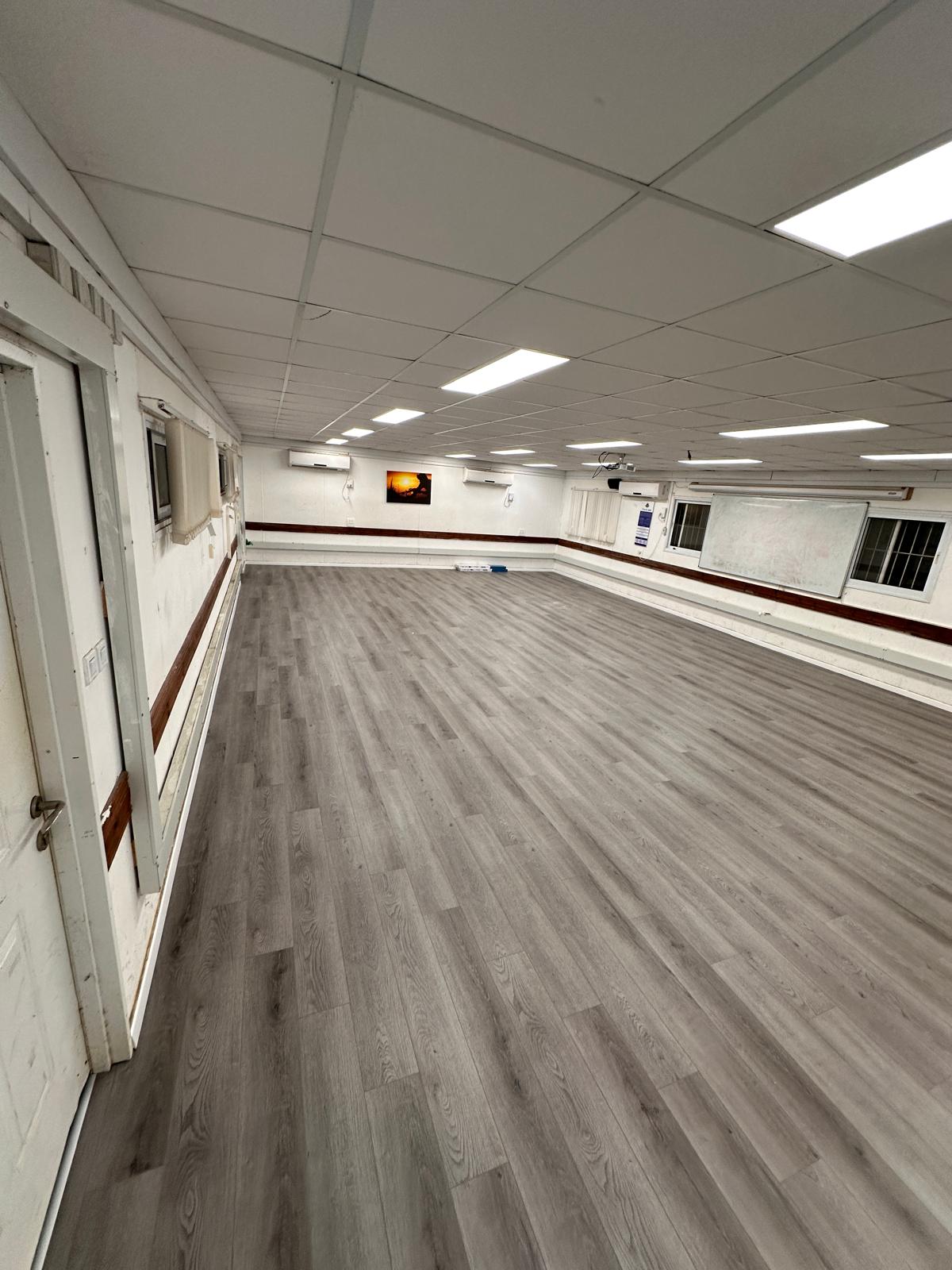 פרקט פולימרי SPC צבע אפור כהה / מחיר מוזל