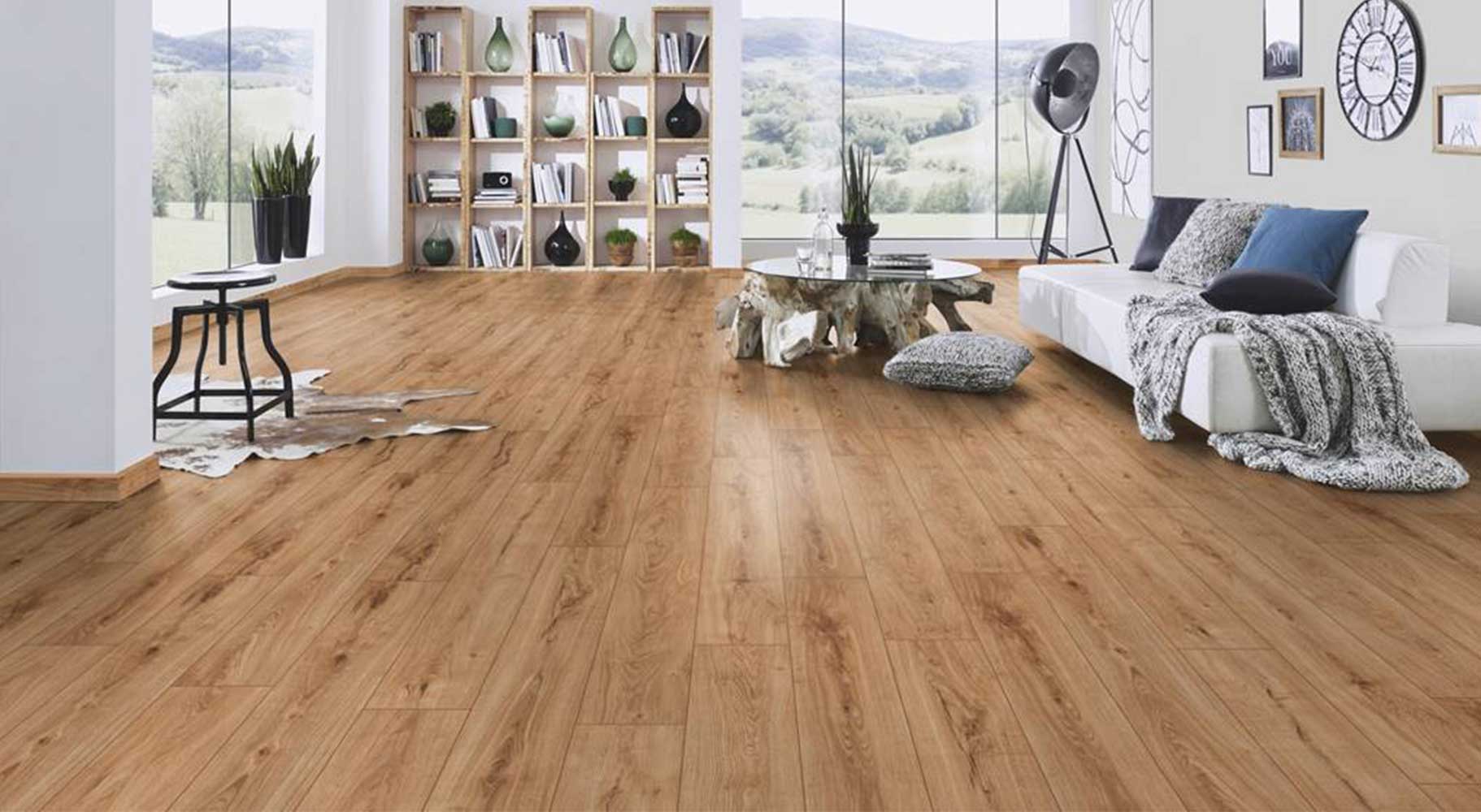 פרקט למינציה תוצרת גרמניה SUPER NATURAL אלון מעושן עם עיניים 