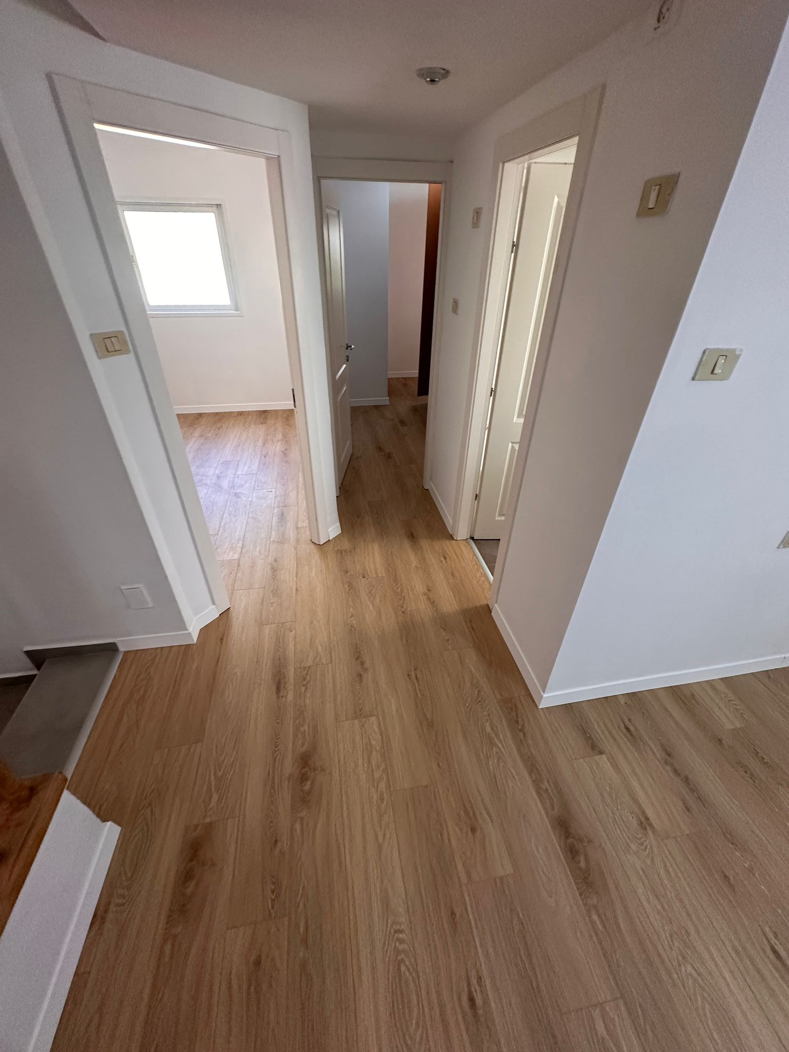 פרקט פולימרי SPC עמיד מים צבע אלון טבעי מוברש / מחיר מוזל